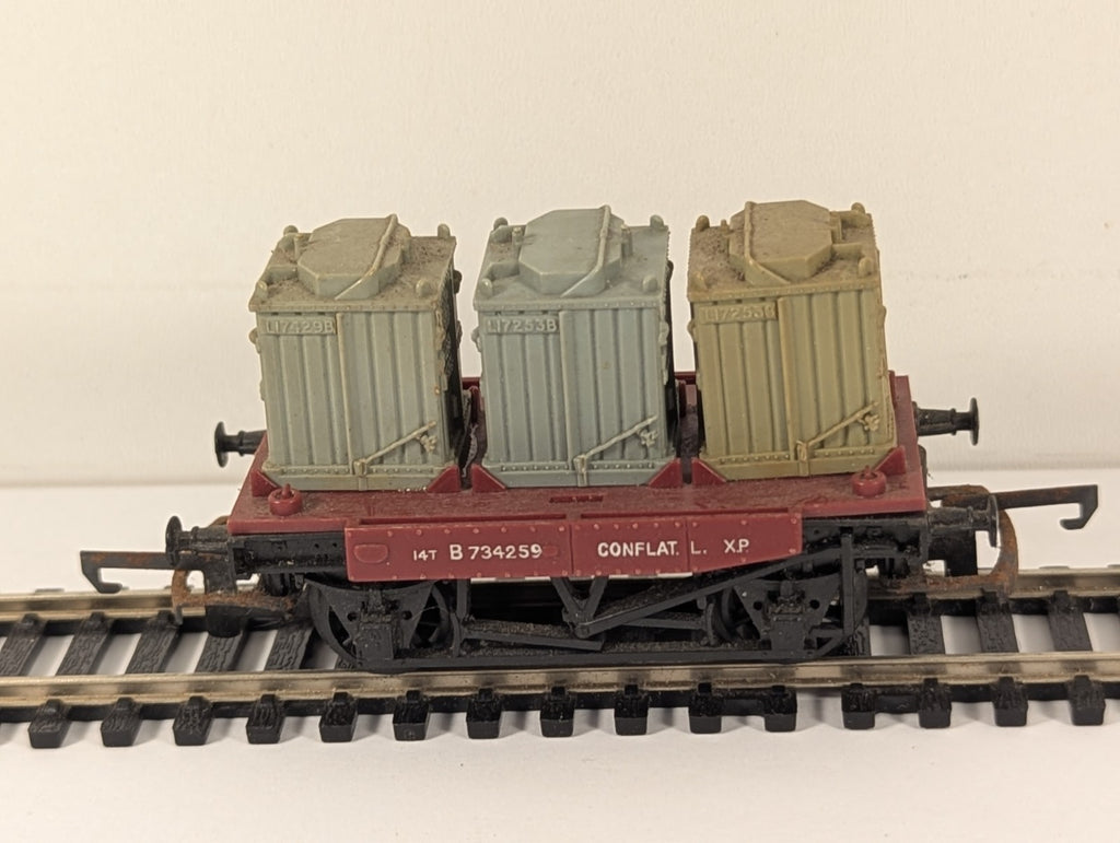Hornby R240 OO Gauge BR Conflat L Wagon B734259 with 3 Containers
