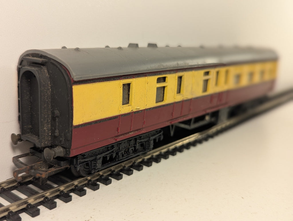 Tri-ang OO Gauge BR Suburban Brake Coach Passenger Coach 34002