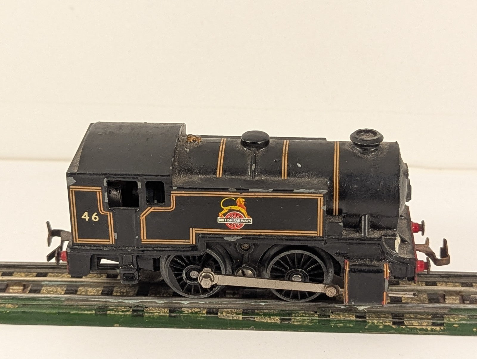 Trix Twin Railway OO Gauge BR Black 0-4-0 Tank Locomotive 46 - Spares