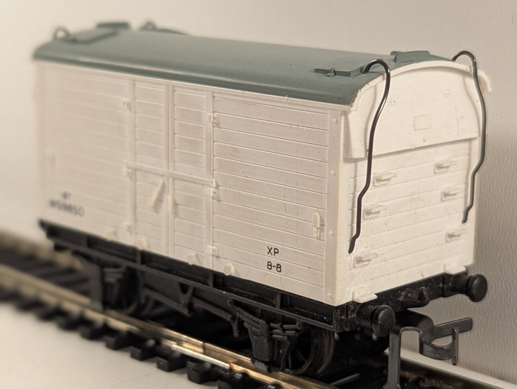 Hornby Dublo 32065 OO Gauge D1 Meat Van - Boxed