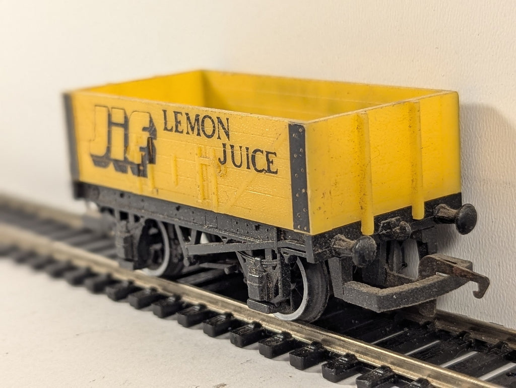 Hornby OO Gauge Jif Lemon Juice Wagon Open Wagon R012