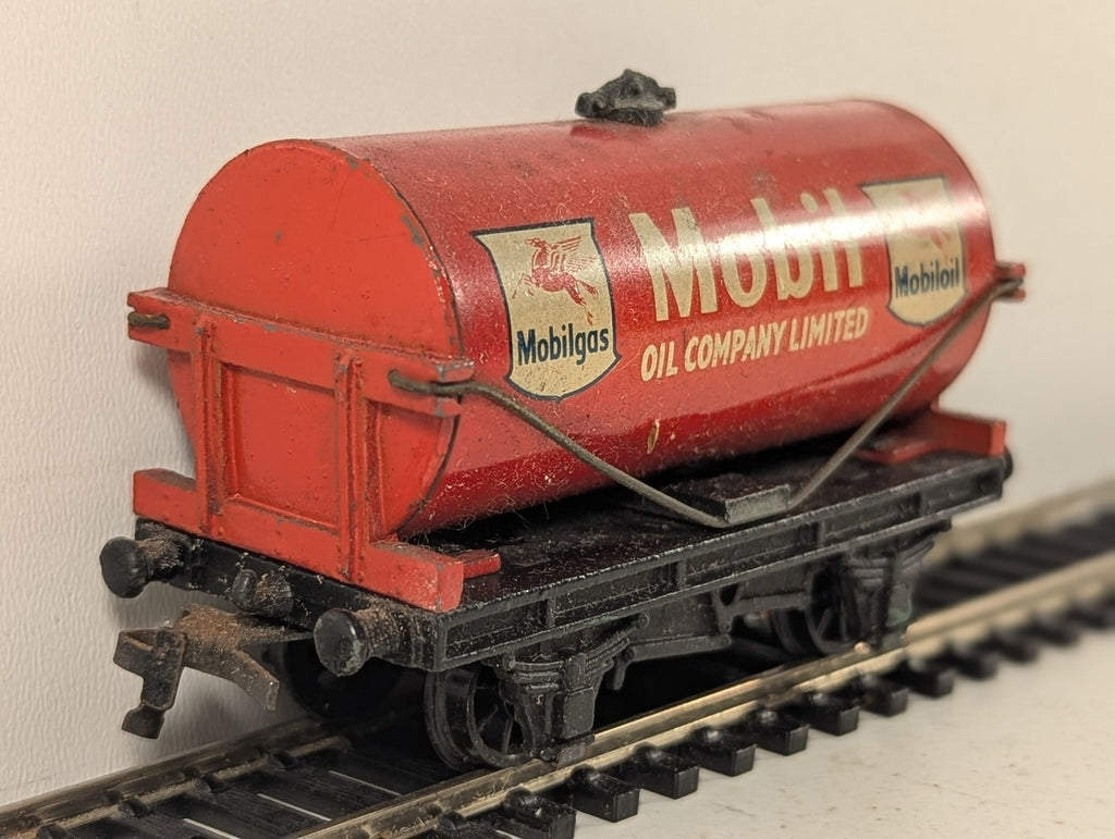 Hornby Dublo OO Gauge Mobil Tank Wagon Wagons Mobil Red 32080