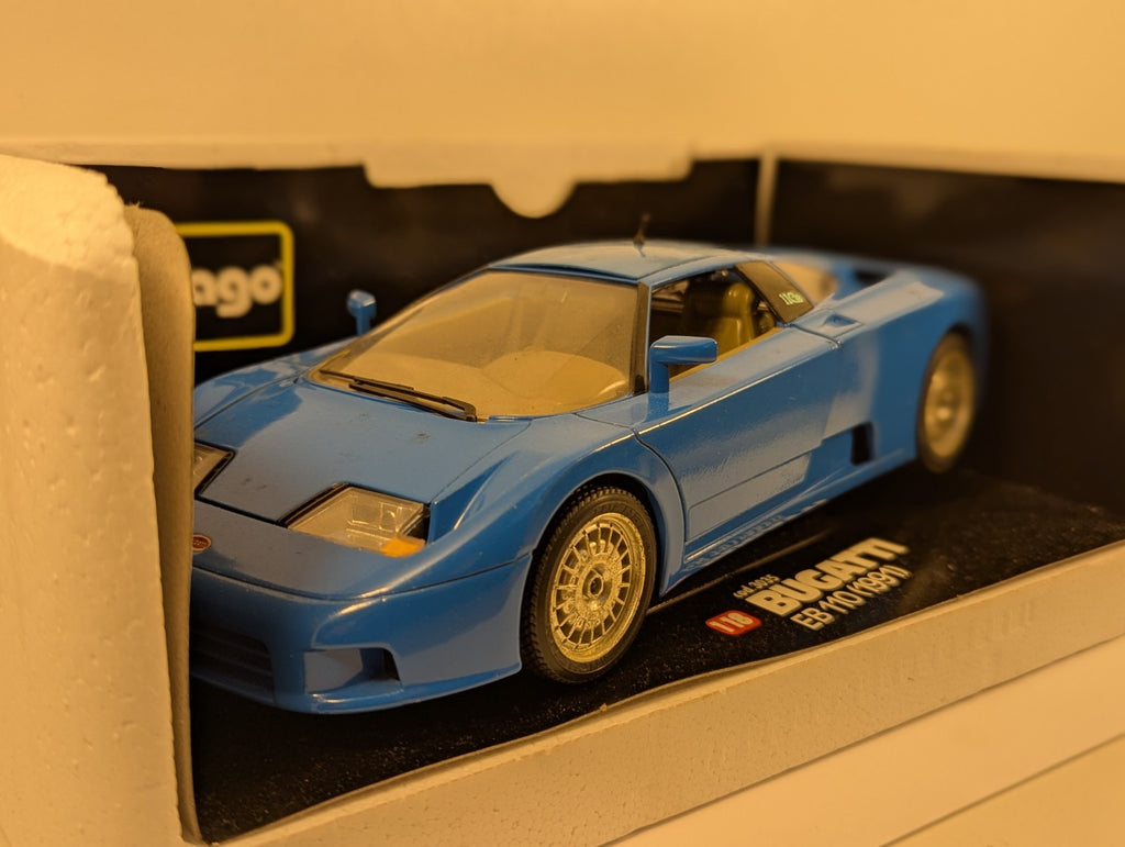 Bburago 1:18 Bugatti EB 110 (1991) Die-cast Model Car Blue 3035