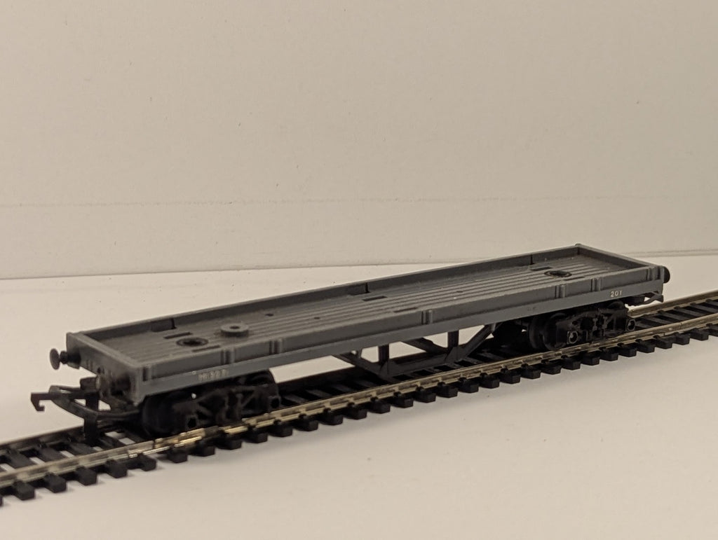 Tri-ang OO Gauge Bogey Flat Wagon Wagons M13071 BR Grey R.212