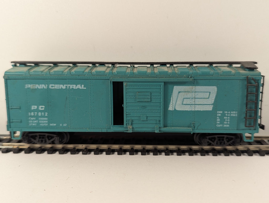 Roco HO Gauge Penn Central 40ft Boxcar 167012