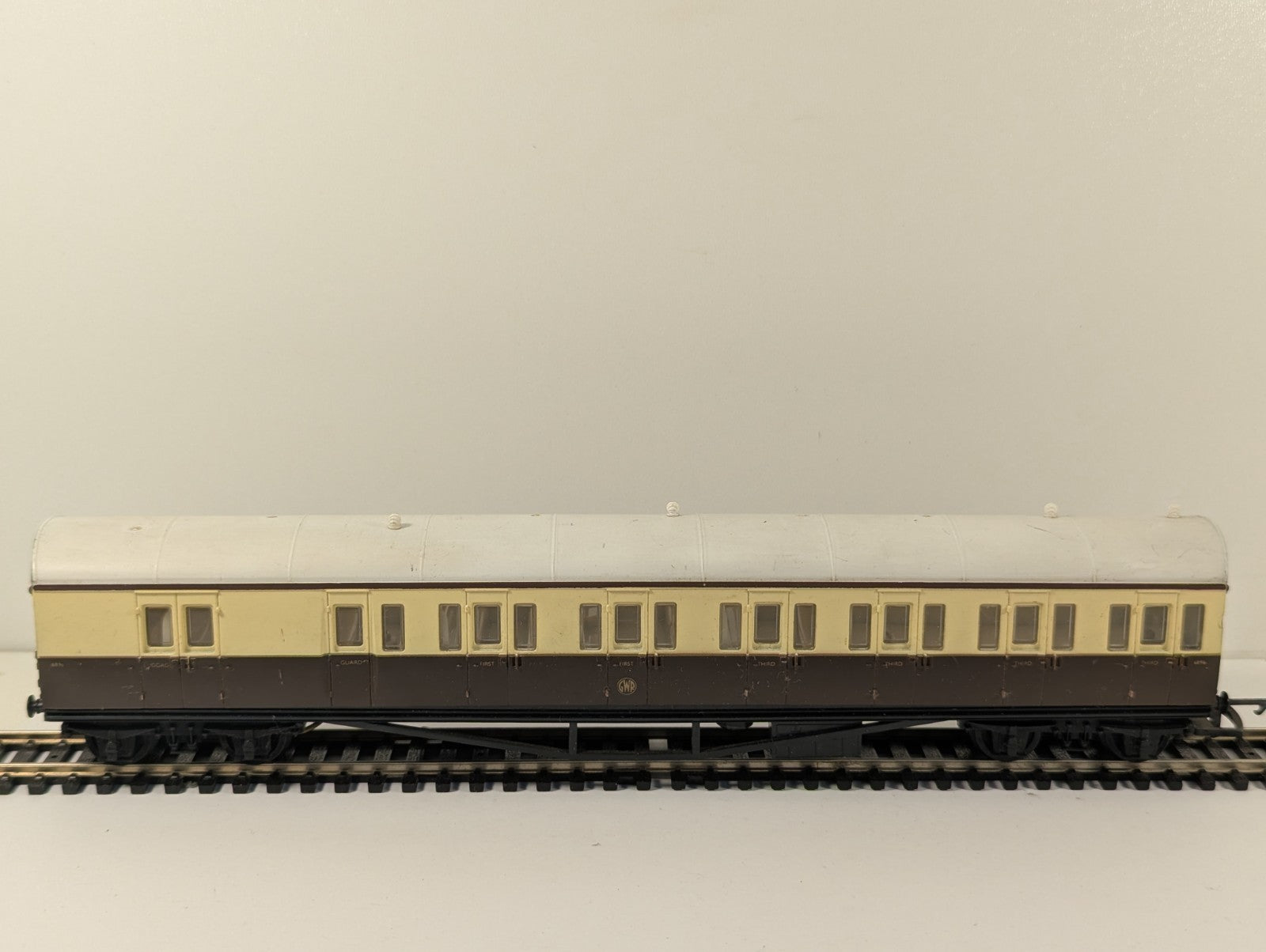 Airfix OO Gauge GWR Suburban Brake Coach