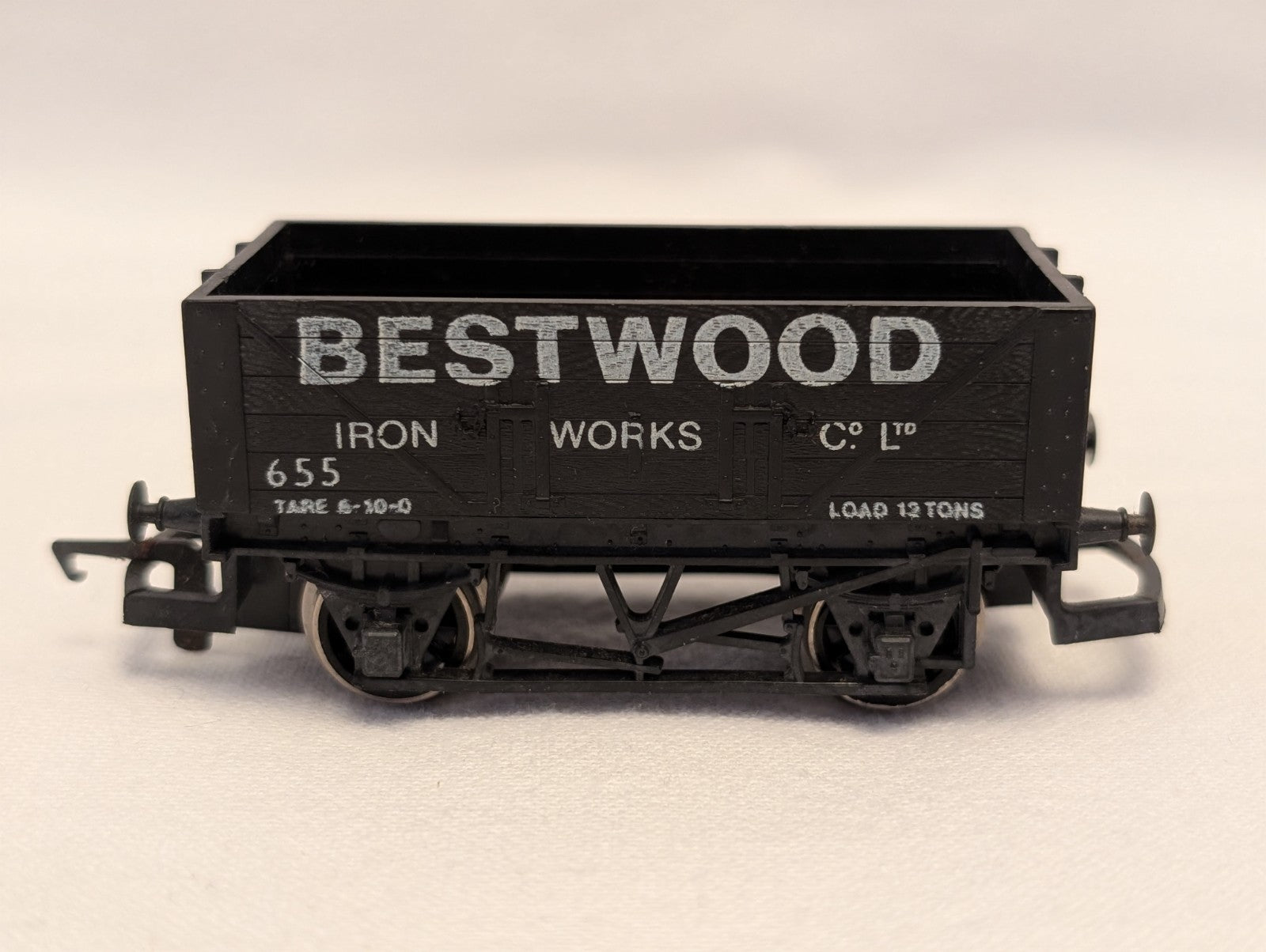 Hornby OO Gauge 7 Plank Wagon 'Bestwood' Goods Wagon 655