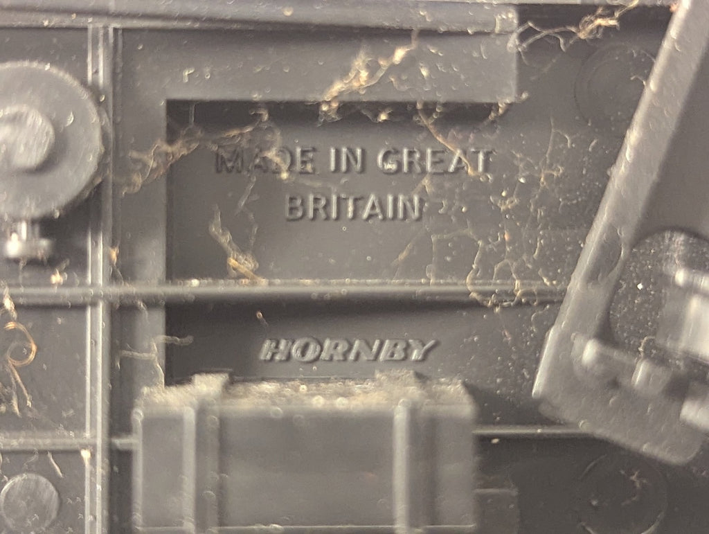 Hornby OO Gauge LNER Gresley Brake Coach Passenger Coach 4237 LNER Teak R477