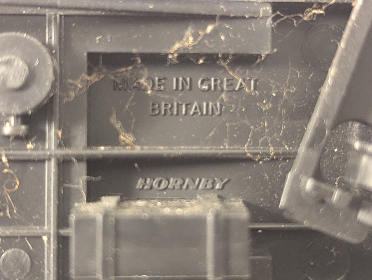 Hornby OO Gauge LNER Gresley Brake Coach Passenger Coach 4237 LNER Teak R477