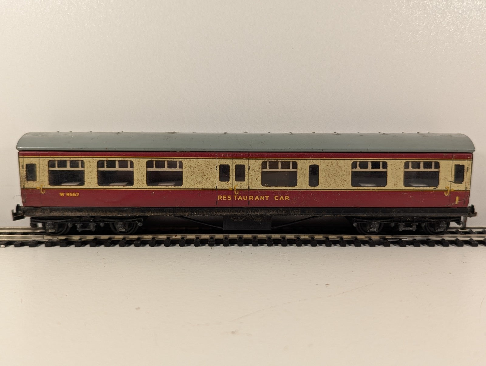 Hornby Dublo OO Gauge 32097 BR (WR) Restaurant Car