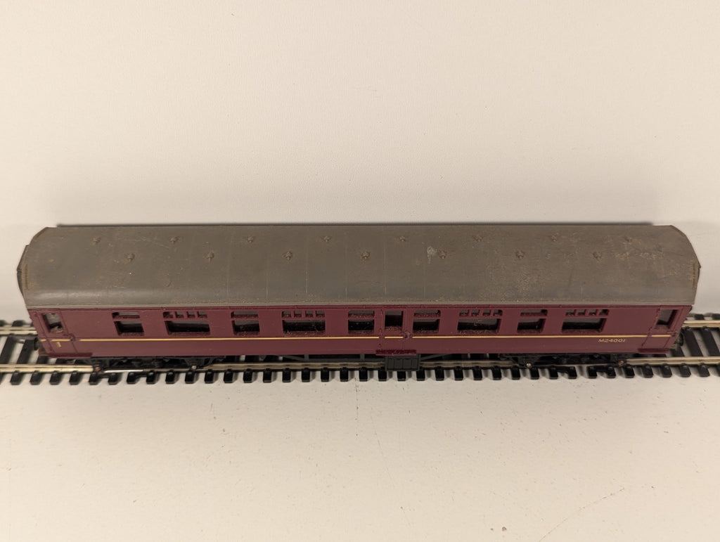 Tri-ang OO Gauge BR Mk1 Composite Coach