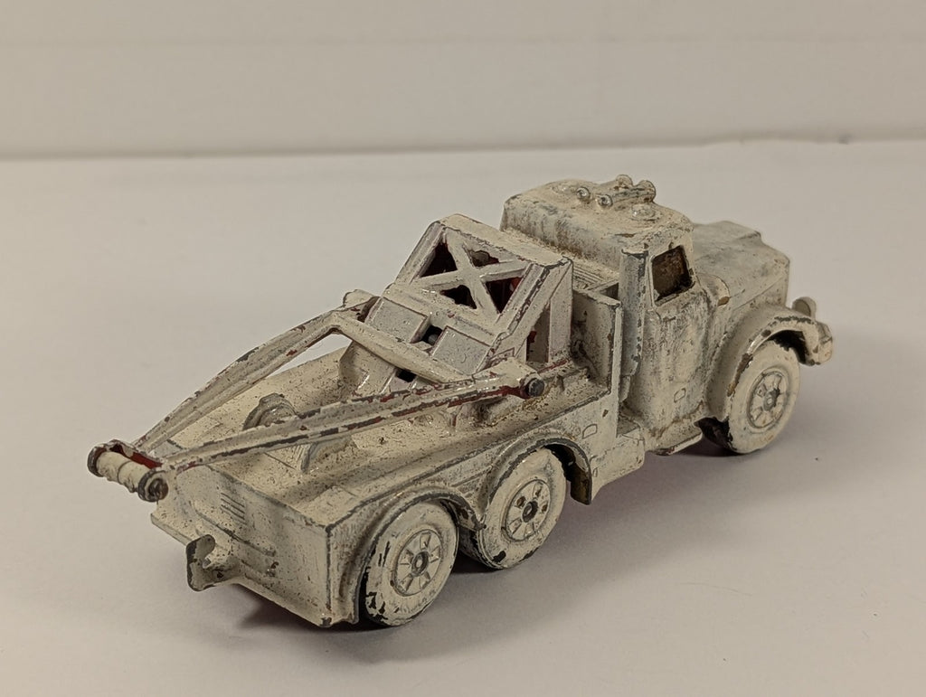 Matchbox Scammell Heavy Wreck Truck Die-cast Vehicle White (Overpainted) K2