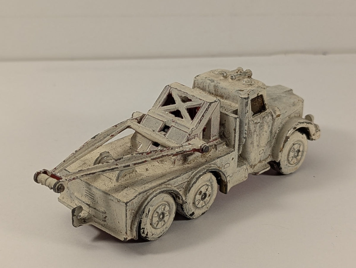 Matchbox Scammell Heavy Wreck Truck Die-cast Vehicle White (Overpainted) K2