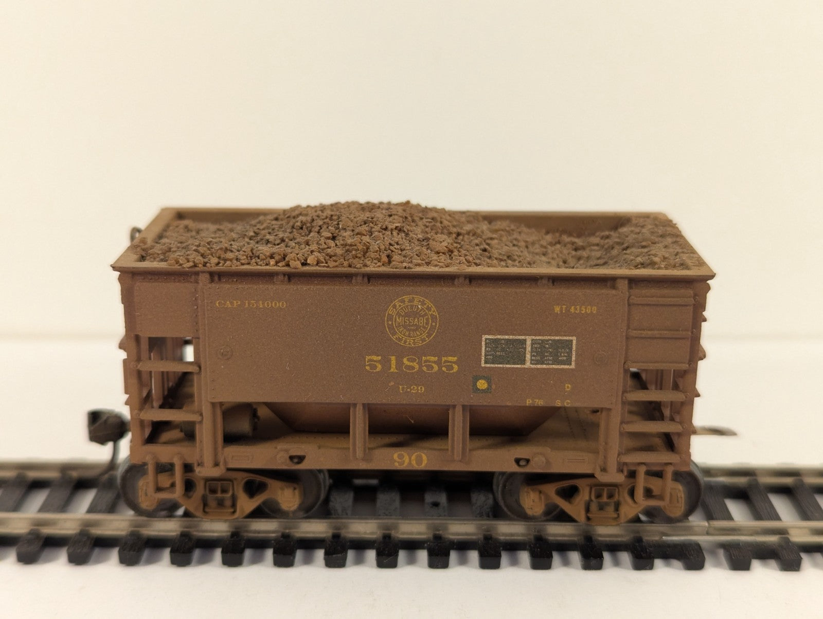 Roundhouse Products 1421 HO Gauge Duluth Missabe & Iron Range Ore Car Kit Boxed