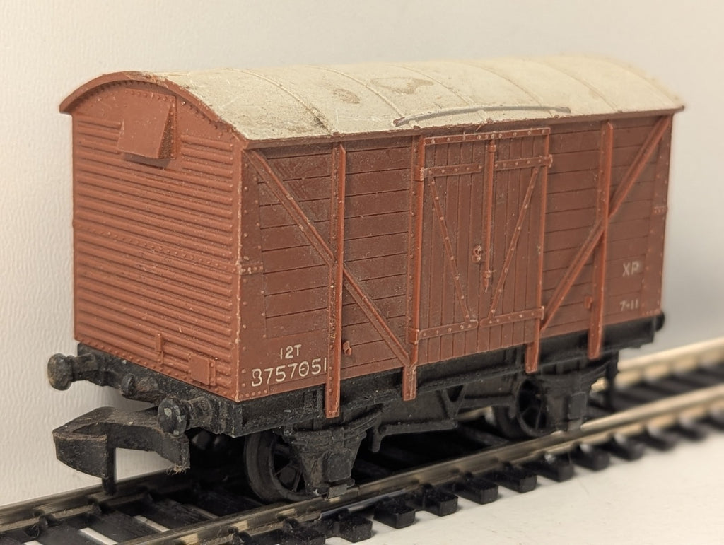 Hornby Dublo 12-Ton Ventilated Van Brown