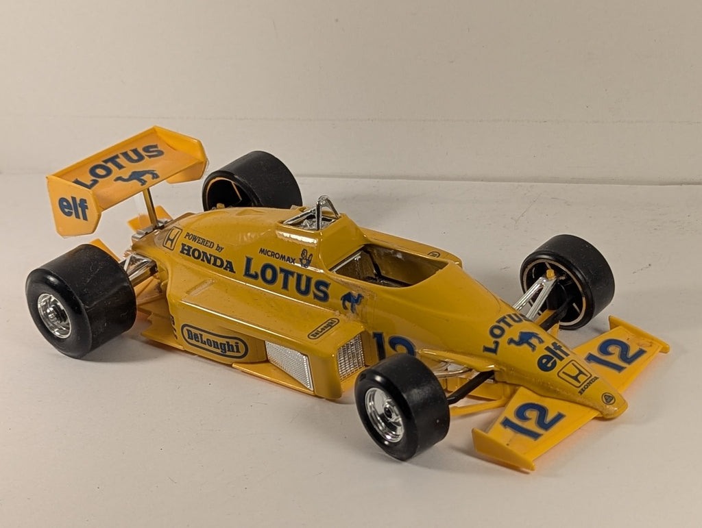 Bburago 1:24 Lotus Honda 99T Die-cast Model Car 12 Camel Yellow