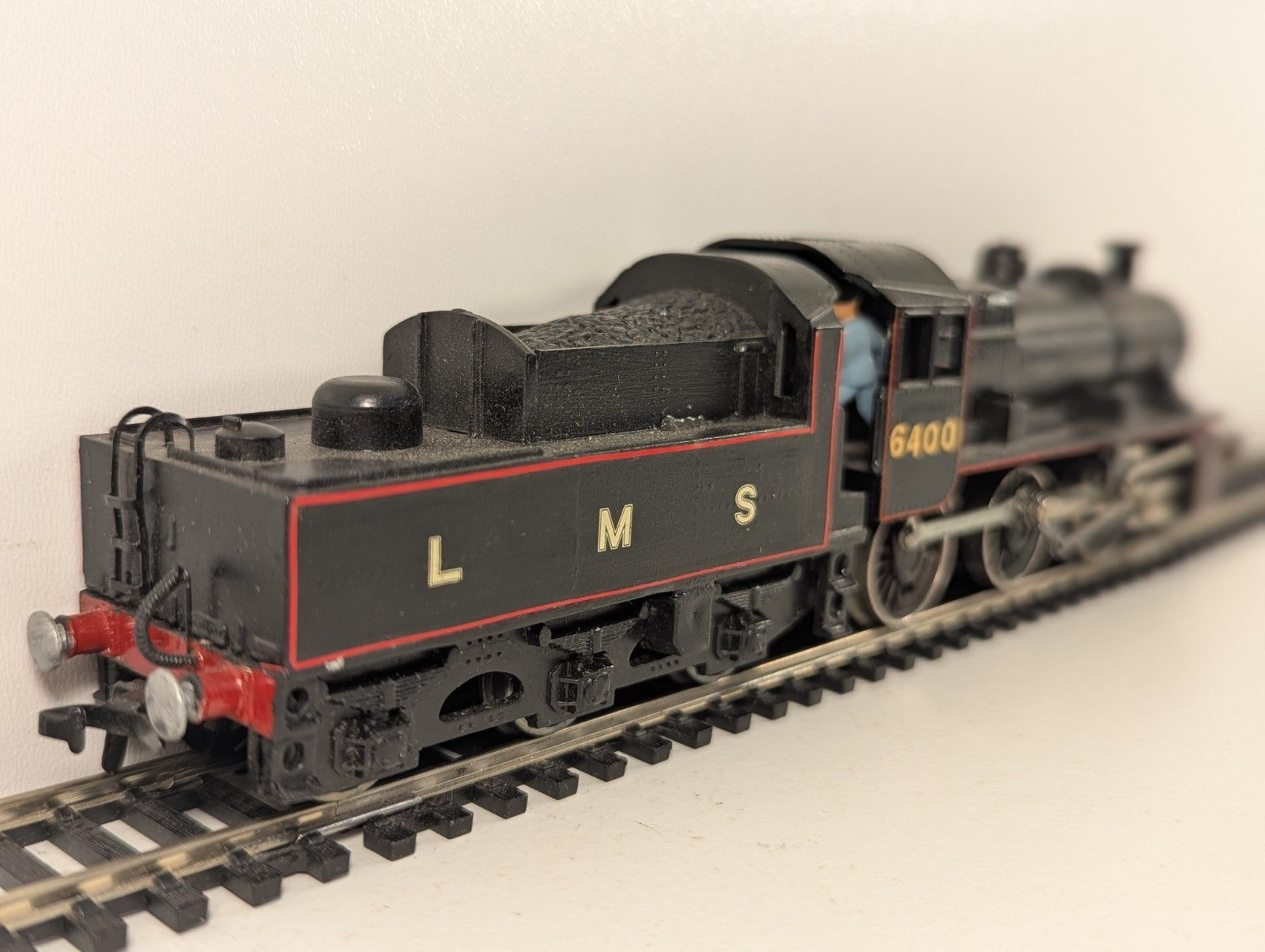 Hornby R857 OO Gauge LMS Ivatt Class 2MT 2-6-0 - Boxed