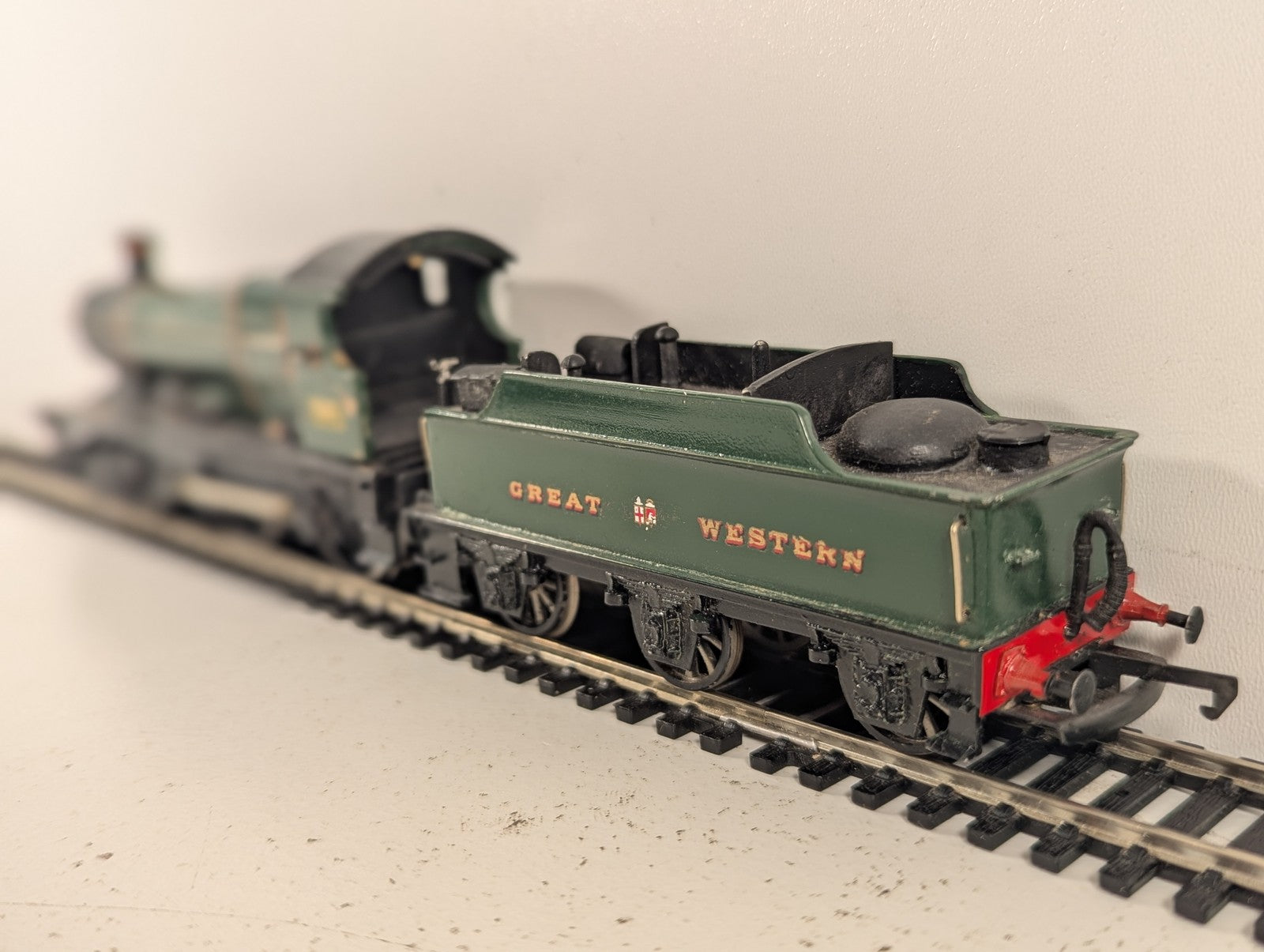 Kitbuilt OO Gauge GWR Outside Frame 4-4-0 Steam Locomotive 4916 GWR Green