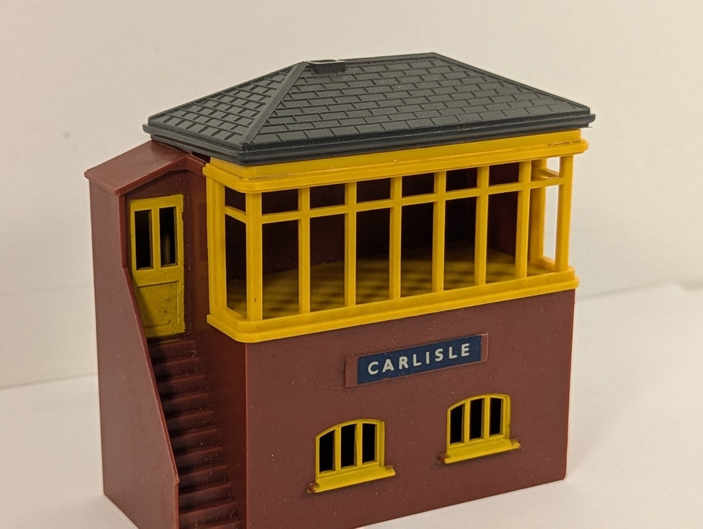 Tri-ang OO Gauge Carlisle Signal Box Brown and Yellow R.61