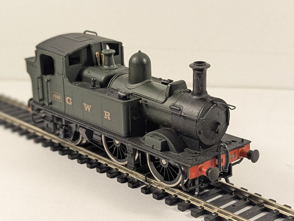 Airfix OO Gauge Class 1400 0-4-2T Steam Locomotive 1466 GWR Green 54152-7