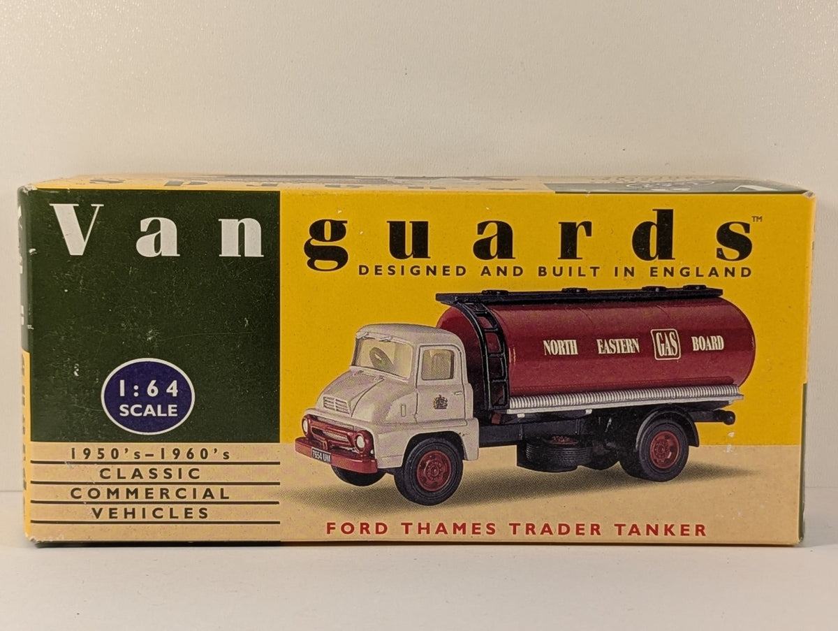 Vanguards VA9000 Ford Thames Trader Tanker – North Eastern Gas – 1:64 Scale