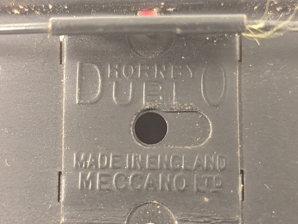 Hornby Dublo OO Gauge D12 LMR Corridor Composite Coach Passenger Coach