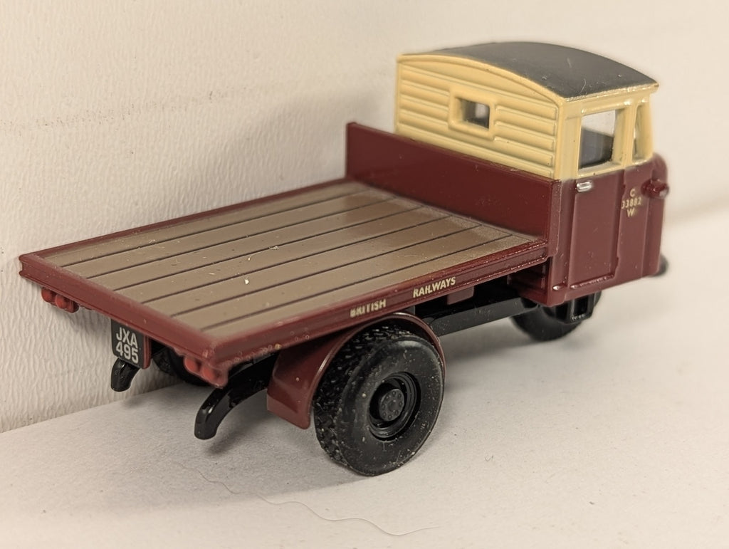 Oxford Diecast OO Gauge Scammell Scarab Flatbed Die-cast Vehicle JXA 495