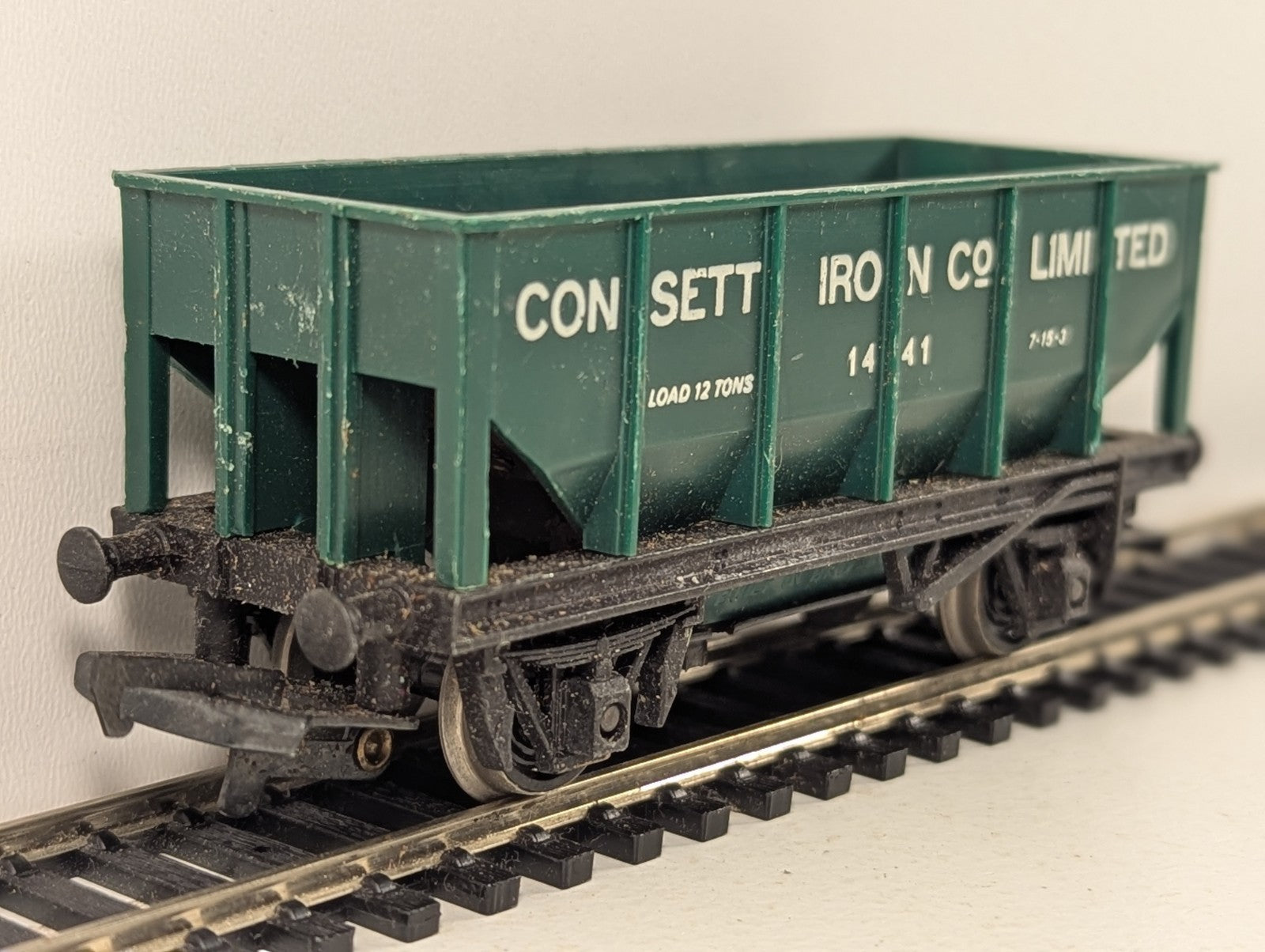 Tri-ang OO Gauge 12 Ton Operating Hopper Wagon Consett Goods Wagon