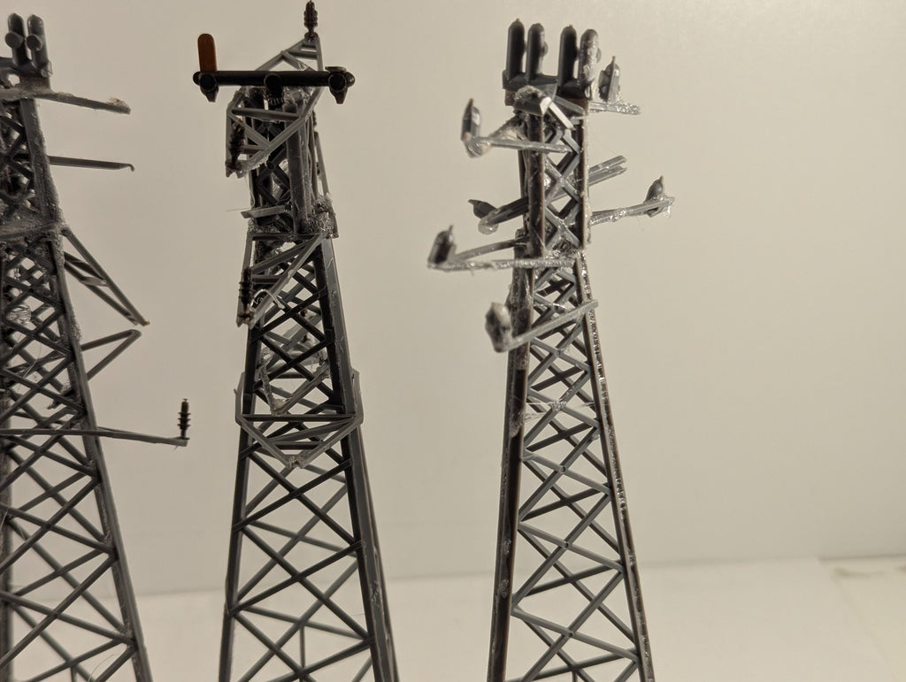 Dapol OO Gauge Electricity Pylons Scenic Accessories Grey