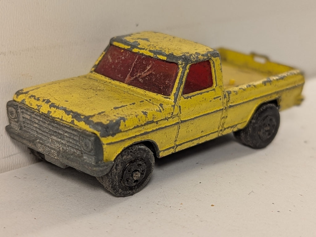 Matchbox 1:64 Rolamatics No. 57 Wild Life Truck Die-cast Model Vehicle Yellow