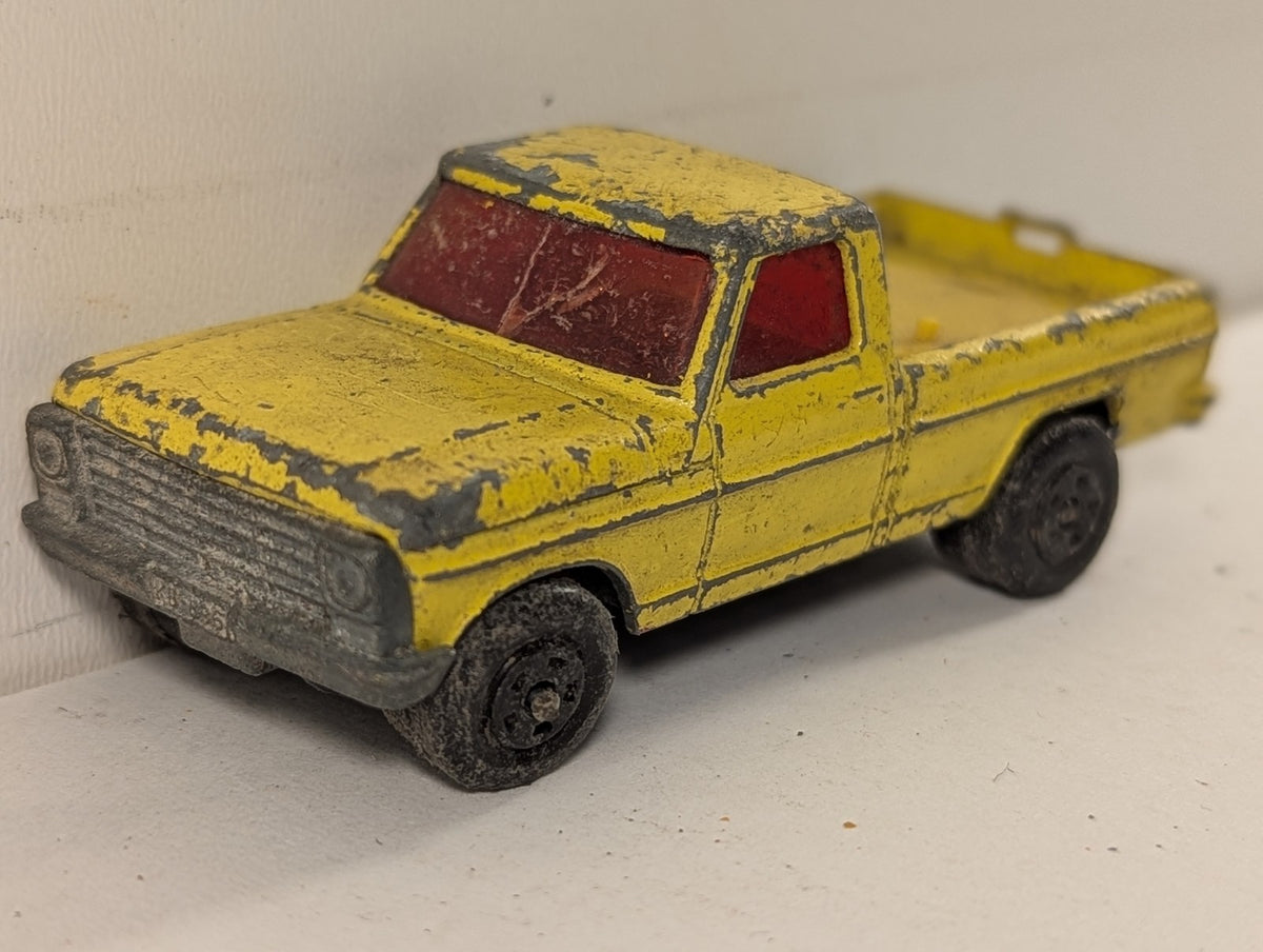Matchbox 1:64 Rolamatics No. 57 Wild Life Truck Die-cast Model Vehicle Yellow