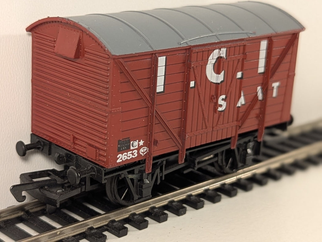 Dapol 10-Ton Ventilated Salt Wagon – “I.C.I. Salt” – 2653 OO Gauge