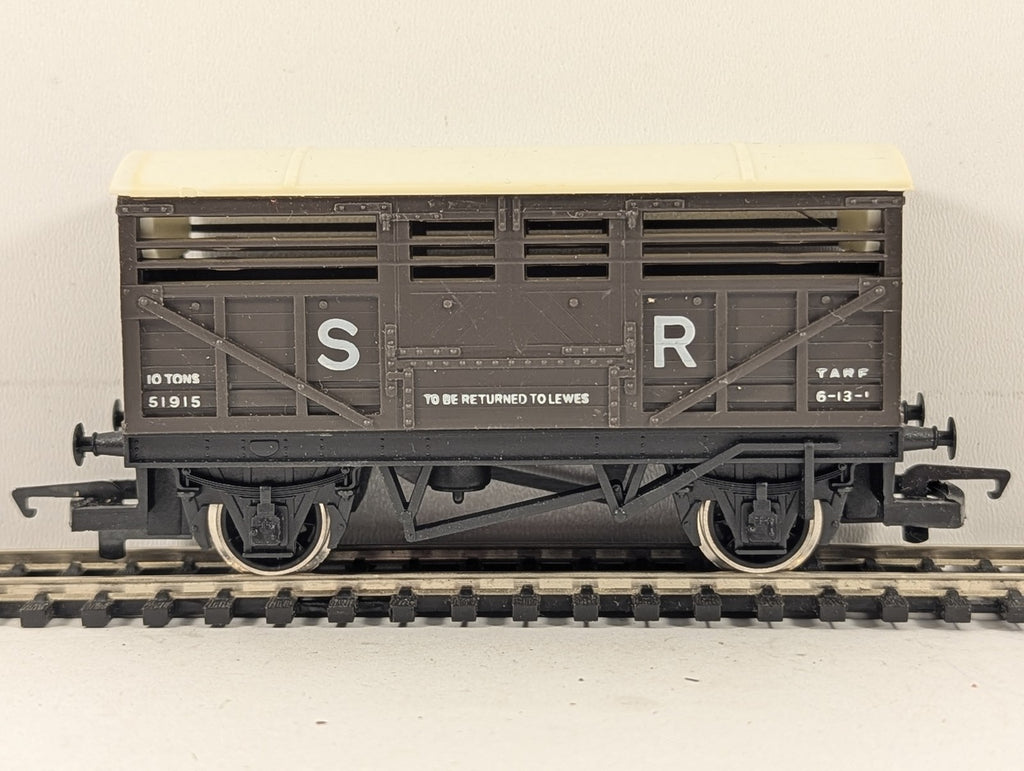 Hornby OO Gauge SR Cattle Wagon Goods Wagon 51915 SR Brown R564