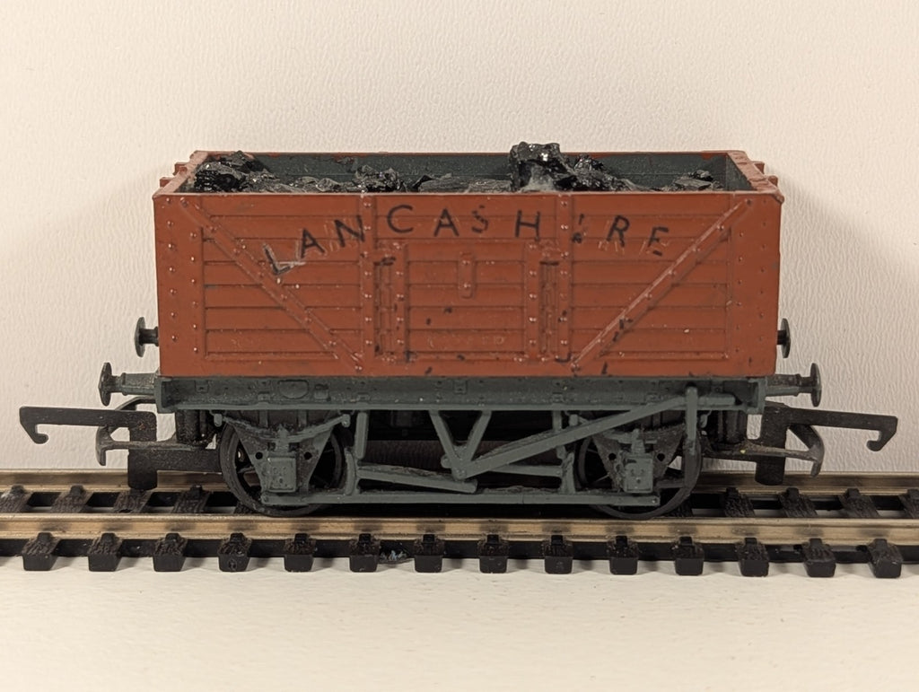 Tri-ang R13 OO Gauge BR 7-Plank Coal Wagon No. W1005 – Brown