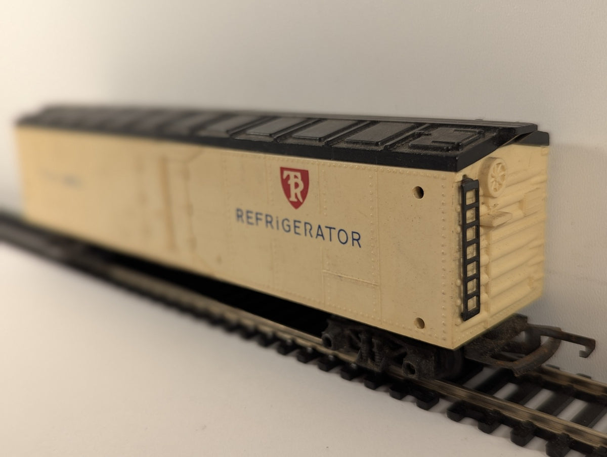 Tri-ang OO Gauge Refrigerator Van Goods Wagon T.R. 2690 Cream R.129