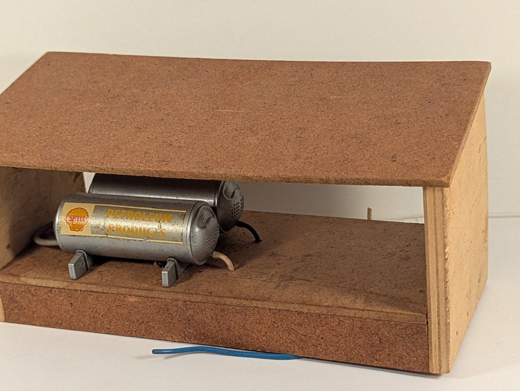 OO Gauge Wooden Building for Fuel Tankers