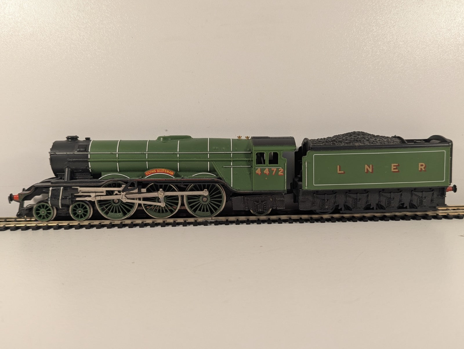 Hornby OO Gauge LNER Class A3 4472 Flying Scotsman Loco Drive