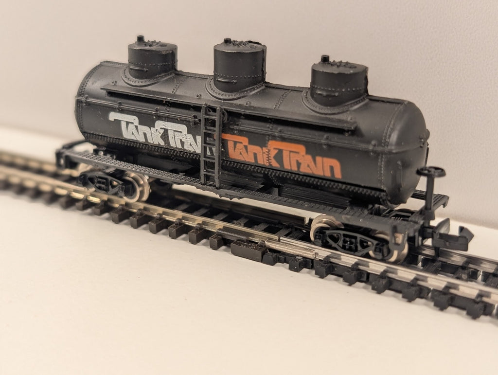 Model Power N Scale GATX “Tank Train” 3-Dome Tank Car