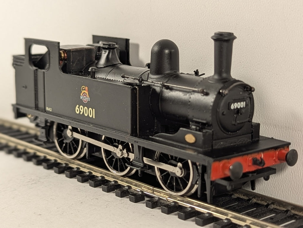 Mainline OO Gauge Class N2 0-6-2T Steam Locomotive 69001 BR Black
