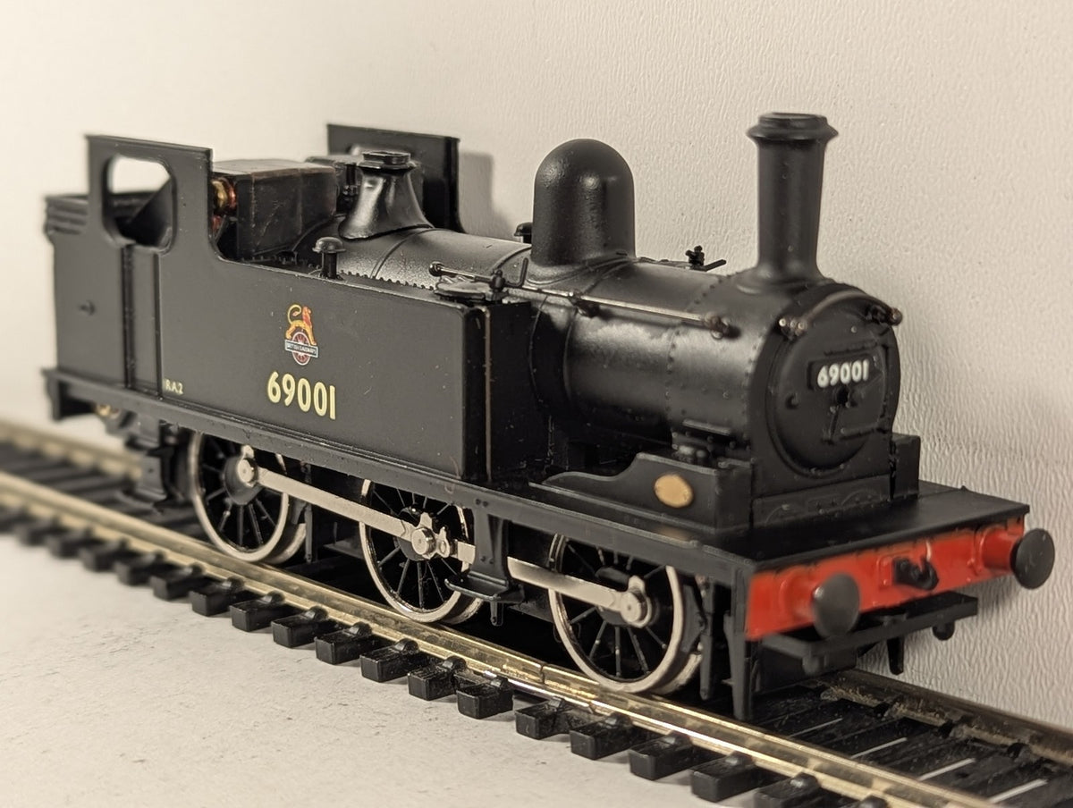 Mainline OO Gauge Class N2 0-6-2T Steam Locomotive 69001 BR Black