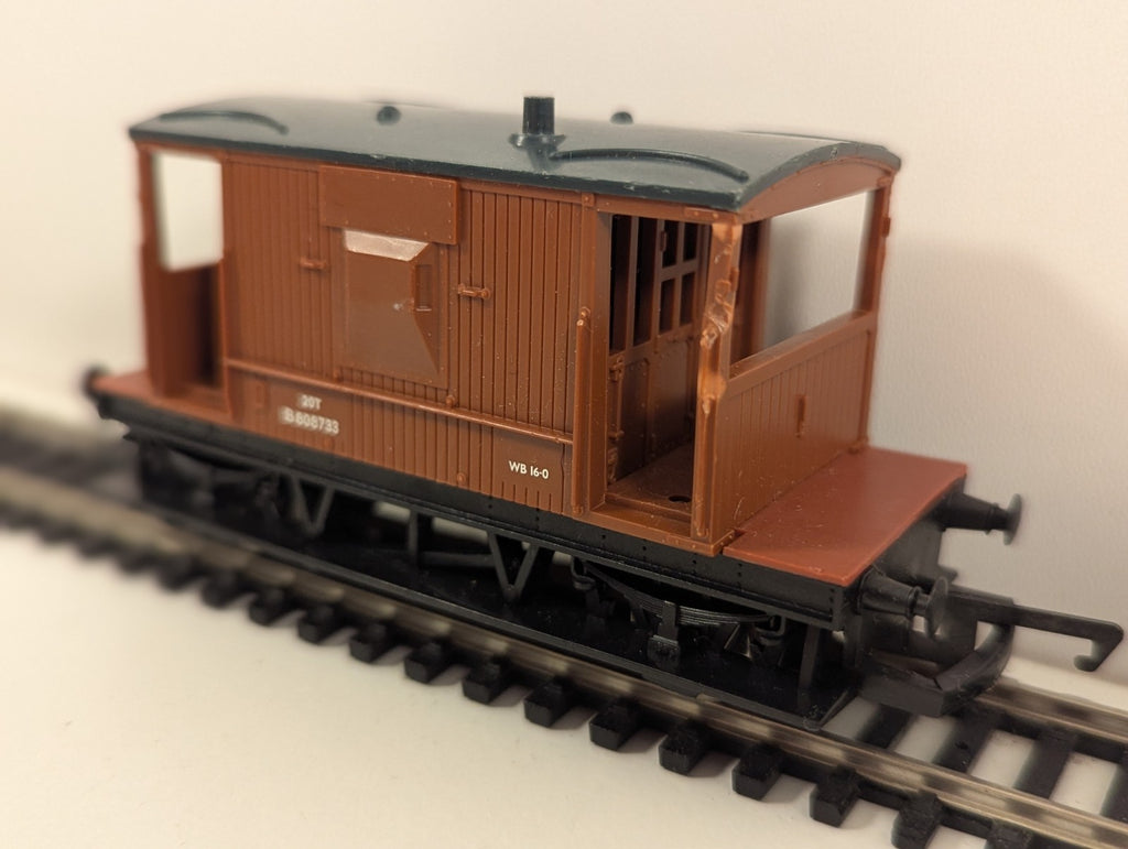 Hornby RailRoad R6368 BR 20-Ton Brake Van