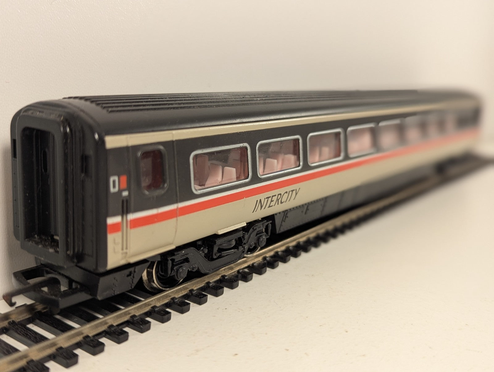 Hornby OO Gauge BR Mk4 TSO Coach No.12410