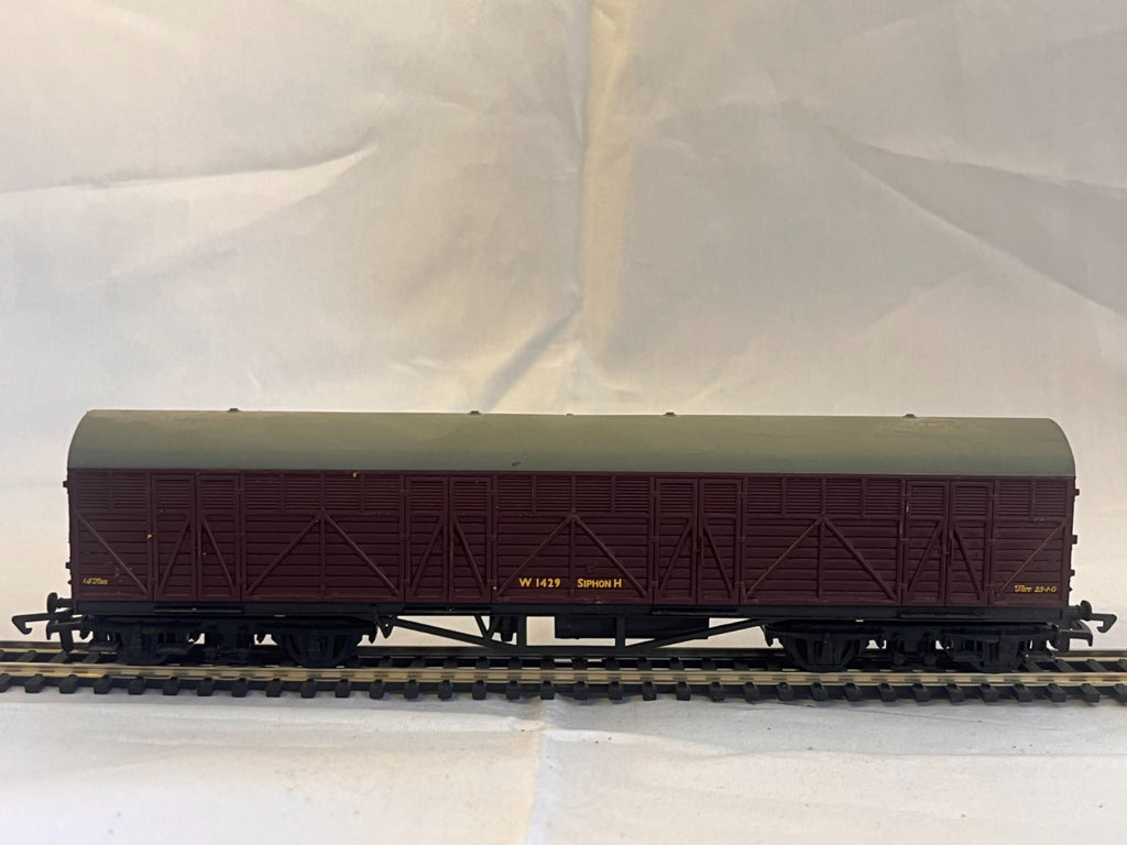 Dapol OO Gauge BR Maroon Siphon H Bogie Van