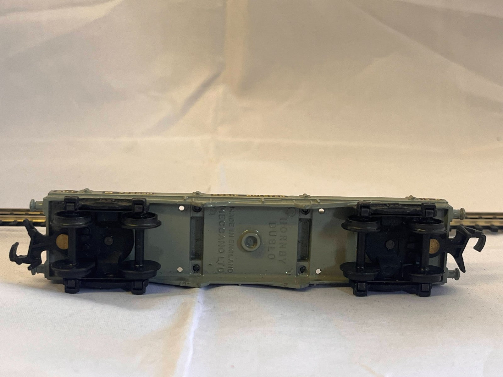 Hornby Dublo 32051 OO Gauge Grey 30 Ton Bogie Bolster Wagon Boxed