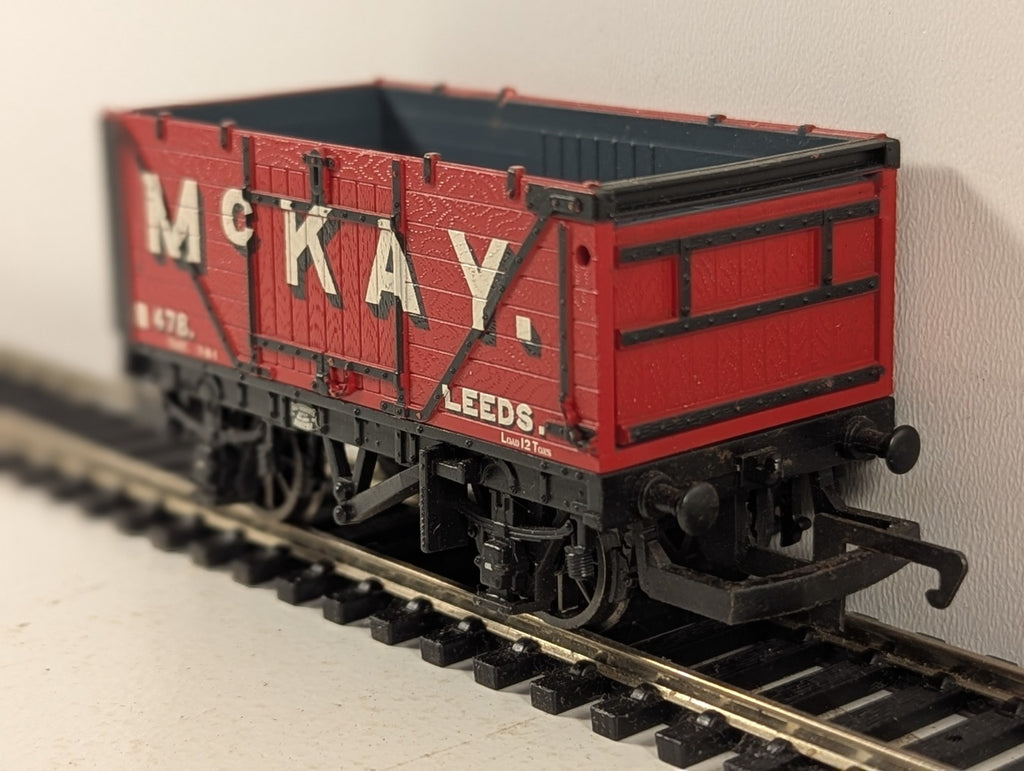 Hornby OO Gauge McKay Leeds 7-Plank Wagon Open Wagon 478 McKay