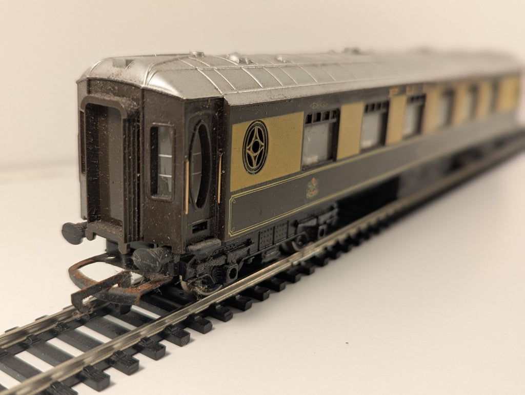 Hornby R4312 OO Gauge Pullman Parlour Car