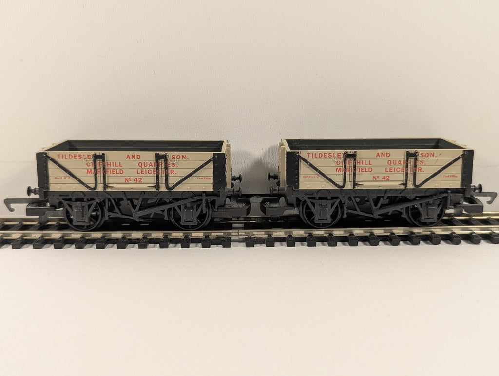 Hornby OO Gauge 5 Plank Wagon Tildesley & Son Cliff Hill Quarries Goods Wagons