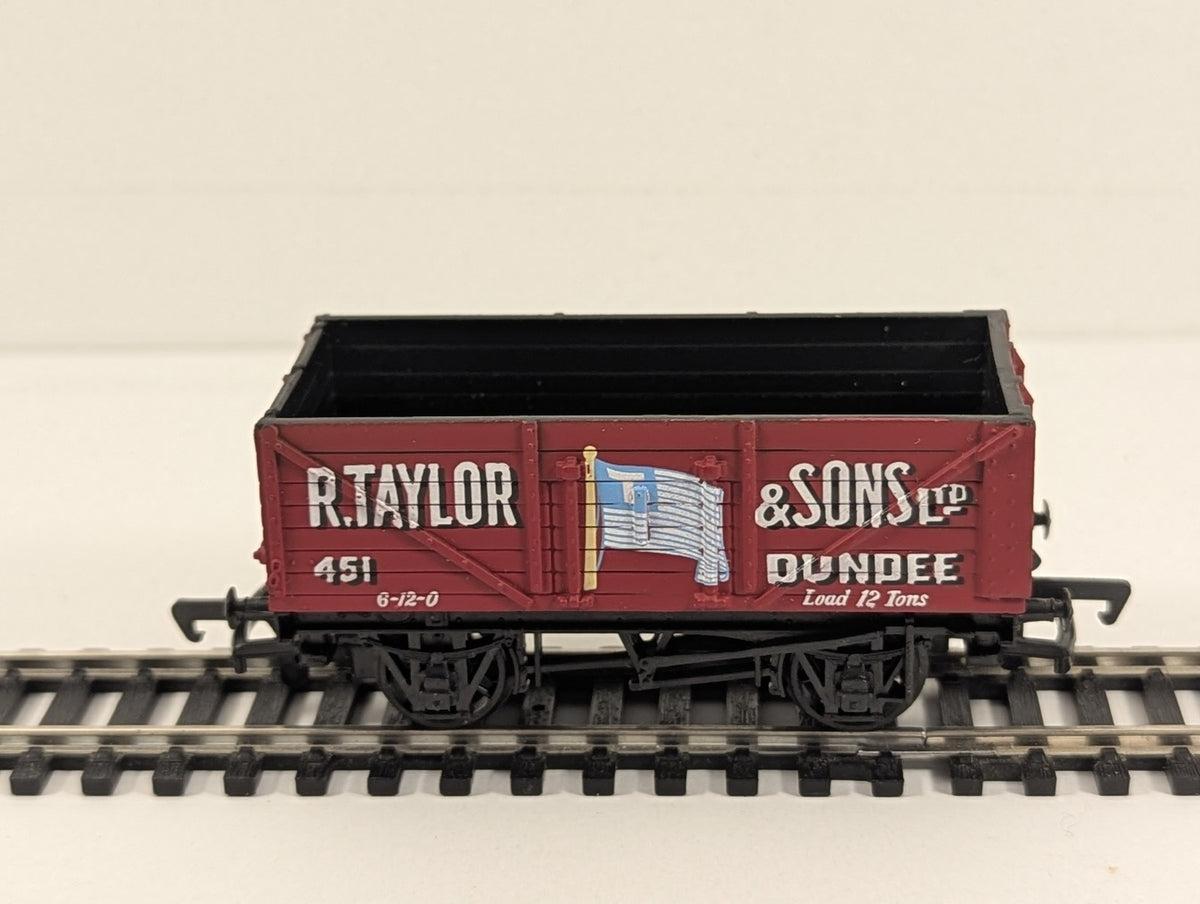 Bachmann OO Gauge 7 Plank Open Wagon R. Taylor & Sons Ltd 451