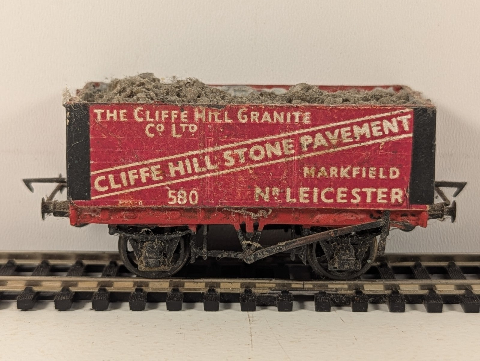 Peco OO Gauge Cliffe Hill Granite Co. Ltd. 5-Plank Wagon Goods Wagon