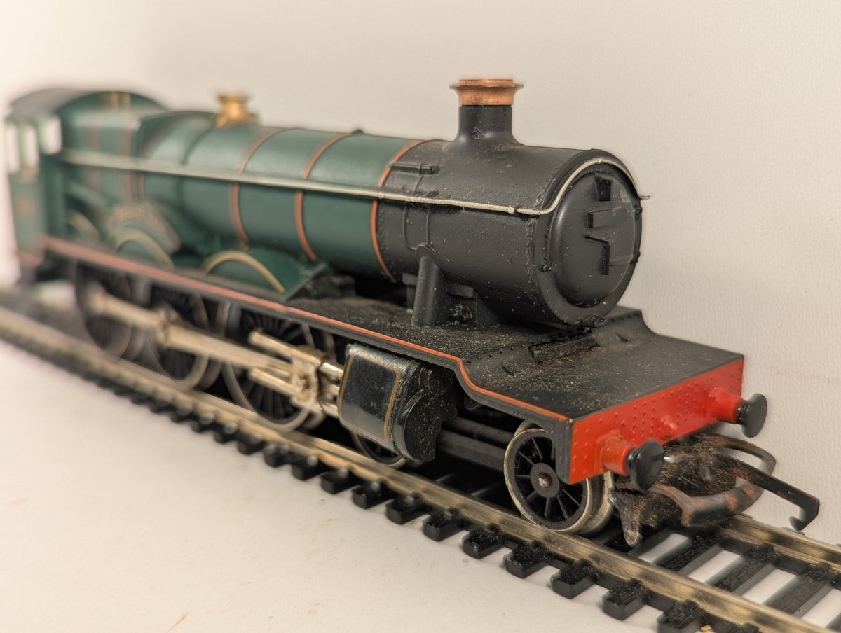 Hornby OO Gauge GWR Hall Class 'Kneller Hall' Steam Locomotive 5934 GWR Green